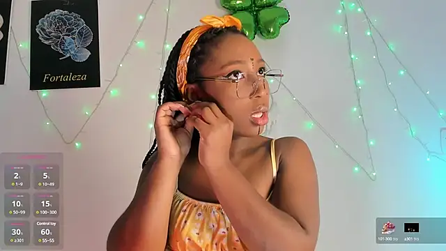 EmmaSanzz  online show from March 11, 2025, 11:44 am