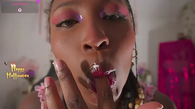 EmmaSanzz  online show from November 2, 2025, 12:10 pm