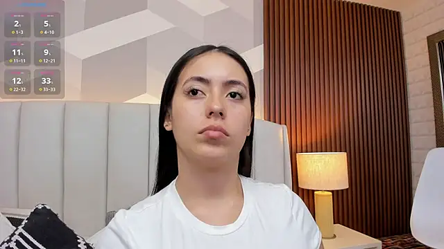 Snapshot of Julietasantos__ chatting on October 9, 2025, 6:30 pm Julietasantos online show from October 9, 2025, 6:30 pm