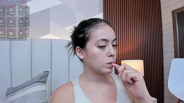 Snapshot of Julietasantos__ chatting on October 3, 2025, 6:20 pm Julietasantos online show from October 3, 2025, 6:20 pm