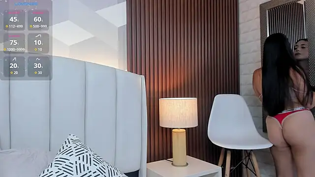 Julietasantos   online show from February 16, 2026, 7:45 pm