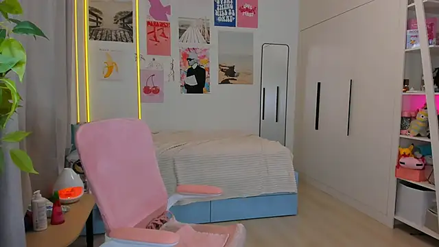 Lily Young online show from March 26, 2026, 3:16 am