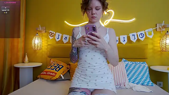 lessysweety online show from September 29, 2025, 3:13 am