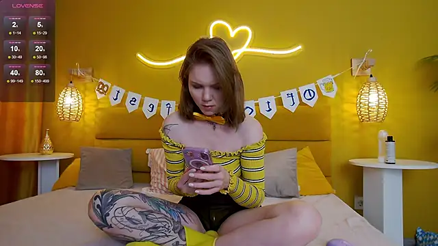 lessysweety online show from September 21, 2025, 3:22 am