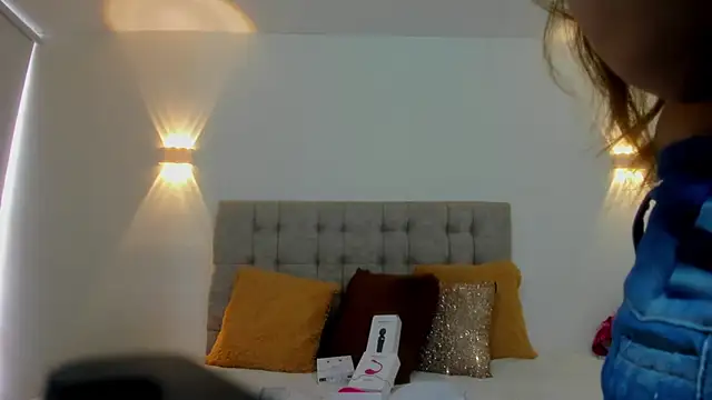 Carolina hernandez22 online show from September 24, 2025, 2:12 pm