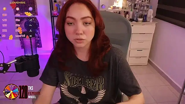 LilyVelvett online show from November 6, 2025, 3:10 am