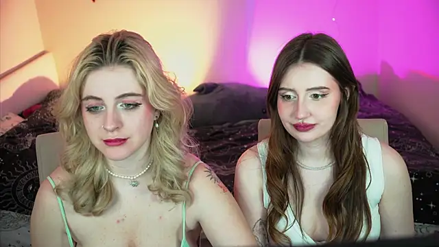 Snapshot of your_favoritegirls chatting on February 7, 2025, 5:29 pm your favoritegirls online show from February 7, 2025, 5:29 pm