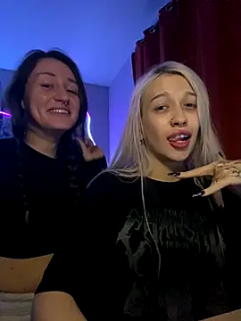 Dooubletroublee online show from September 21, 2025, 7:41 pm