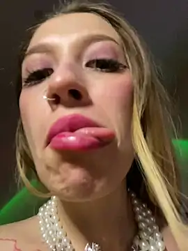 Dooubletroublee online show from March 21, 2025, 11:56 pm