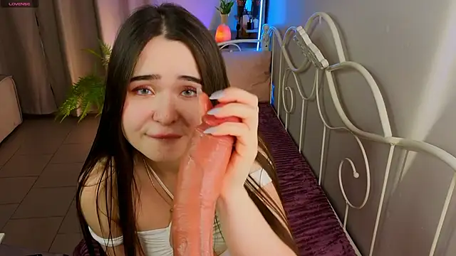 KateBleare online show from October 30, 2025, 2:04 pm