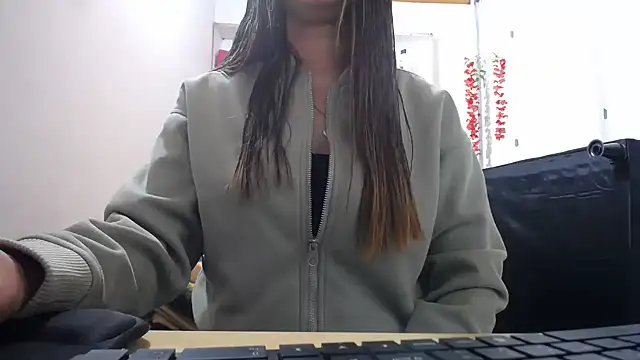 Luna girlhot  online show from June 7, 2026, 6:24 pm