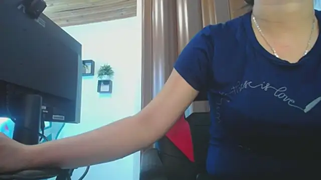 Luna girlhot  online show from July 6, 2026, 7:49 pm