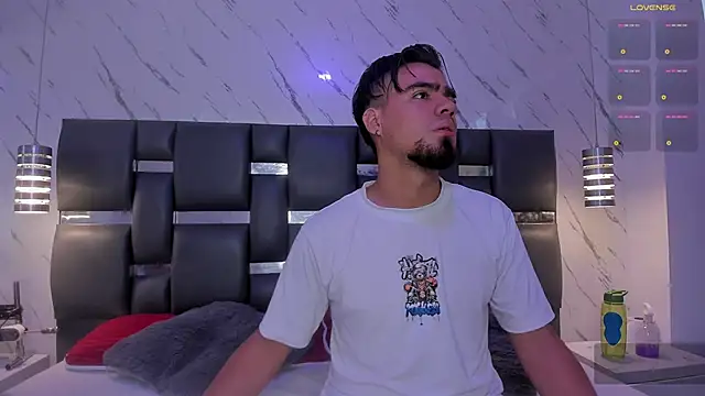 PittAndLunaa online show from March 12, 2026, 12:31 pm