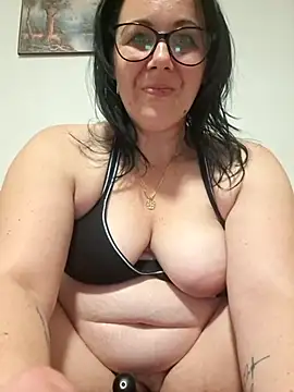 fekete demon online show from February 17, 2026, 5:54 pm