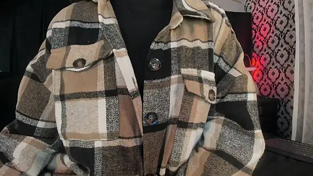 Adeelinee online show from January 10, 2026, 7:42 pm