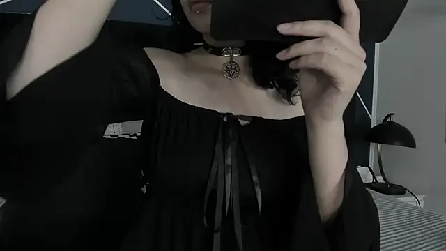 Snapshot of Adeelinee chatting on February 20, 2025, 7:41 pm Adeelinee online show from February 20, 2025, 7:41 pm