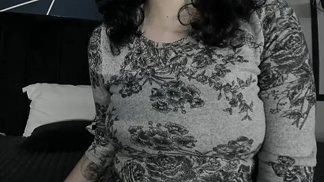 Snapshot of Adeelinee chatting on March 6, 2025, 7:43 pm Adeelinee online show from March 6, 2025, 7:43 pm