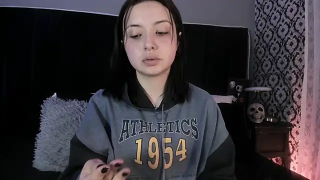 Adeelinee online show from March 27, 2026, 7:59 pm