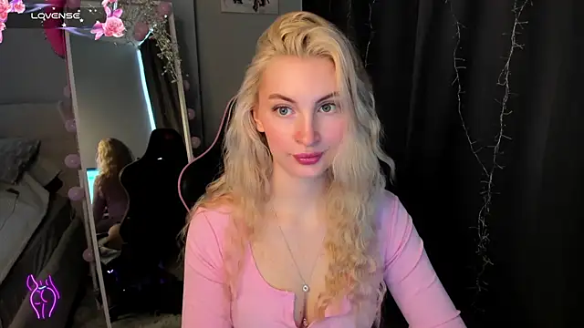 Snapshot of Kimmy_powell chatting on May 3, 2026, 2:49 am Kimmy powell online show from May 3, 2026, 2:49 am