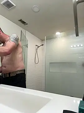 Snapshot of El_Gizmo chatting on February 26, 2025, 5:21 pm El Gizmo online show from February 26, 2025, 5:21 pm