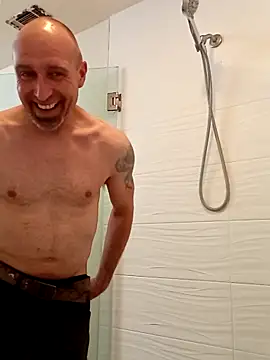 Snapshot of El_Gizmo chatting on March 13, 2025, 8:59 am El Gizmo online show from March 13, 2025, 8:59 am