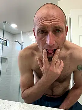 Snapshot of El_Gizmo chatting on October 19, 2025, 7:49 pm El Gizmo online show from October 19, 2025, 7:49 pm