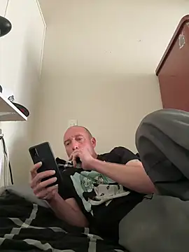 Snapshot of El_Gizmo chatting on February 22, 2025, 6:19 pm El Gizmo online show from February 22, 2025, 6:19 pm