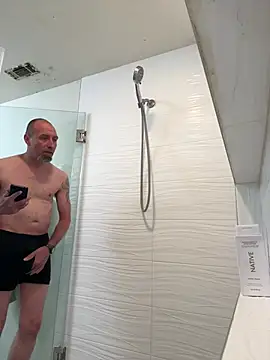 Snapshot of El_Gizmo chatting on March 8, 2025, 8:33 am El Gizmo online show from March 8, 2025, 8:33 am