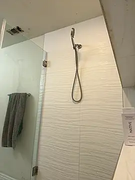 Snapshot of El_Gizmo chatting on March 4, 2025, 9:40 am El Gizmo online show from March 4, 2025, 9:40 am