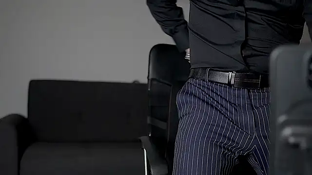 juliusmasters online show from October 2, 2025, 5:27 pm