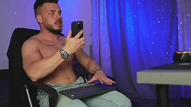 juliusmasters online show from March 18, 2025, 10:04 pm