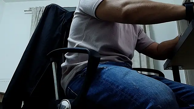 juliusmasters online show from October 3, 2025, 7:37 pm