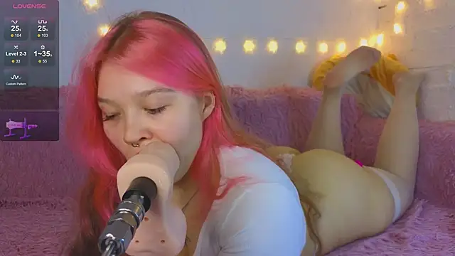 May aster online show from December 4, 2025, 9:14 pm