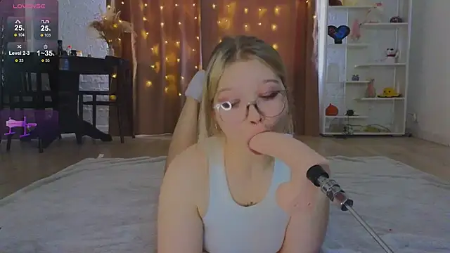 Snapshot of May_aster chatting on March 17, 2025, 5:23 am May aster online show from March 17, 2025, 5:23 am