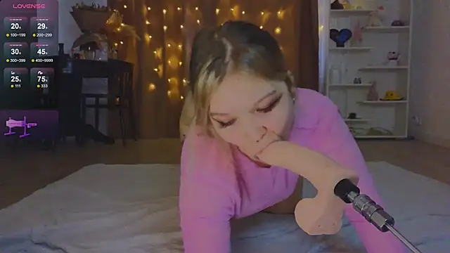 Snapshot of May_aster chatting on March 11, 2025, 5:13 am May aster online show from March 11, 2025, 5:13 am