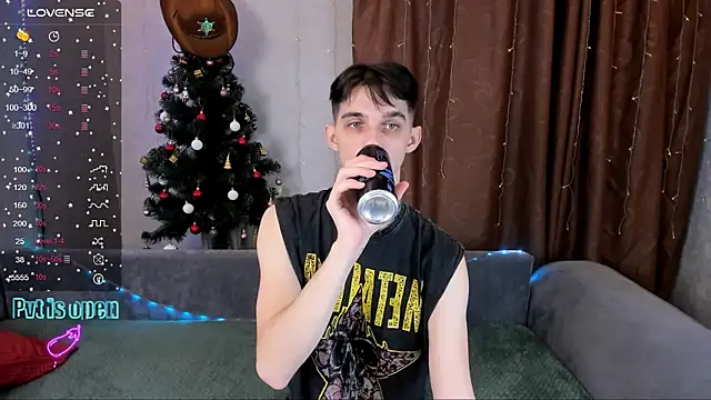 Snapshot of Aaron_Boom chatting on January 17, 2026, 5:11 am Aaron Boom online show from January 17, 2026, 5:11 am