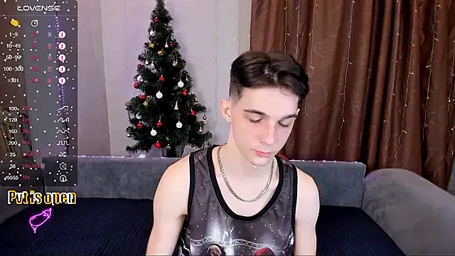 Snapshot of Aaron_Boom chatting on January 16, 2026, 5:00 am Aaron Boom online show from January 16, 2026, 5:00 am