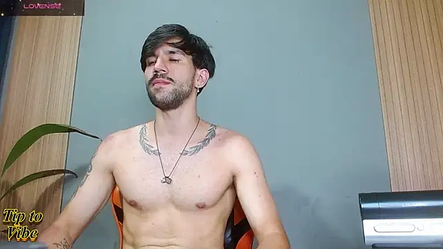 Mr WhiteCock online show from December 3, 2025, 11:04 pm