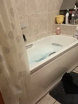 Snapshot of notlikeothergirlsEW12 chatting on March 9, 2025, 8:10 pm notlikeothergirlsEW12 online show from March 9, 2025, 8:10 pm