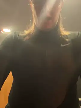 Snapshot of notlikeothergirlsEW12 chatting on March 20, 2025, 7:35 pm notlikeothergirlsEW12 online show from March 20, 2025, 7:35 pm