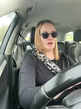 Snapshot of notlikeothergirlsEW12 chatting on March 3, 2025, 10:06 am notlikeothergirlsEW12 online show from March 3, 2025, 10:06 am