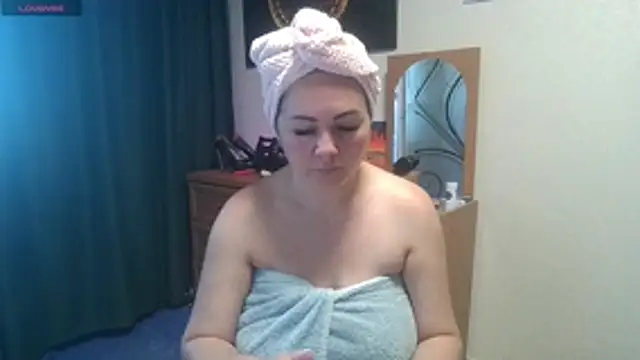 JuliaMorganss online show from July 12, 2026, 6:03 am