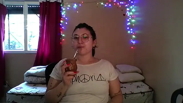 imsohornydacom online show from April 16, 2026, 4:19 pm