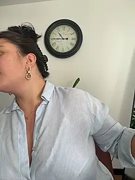 sukhakunis1 online show from December 1, 2025, 3:46 pm