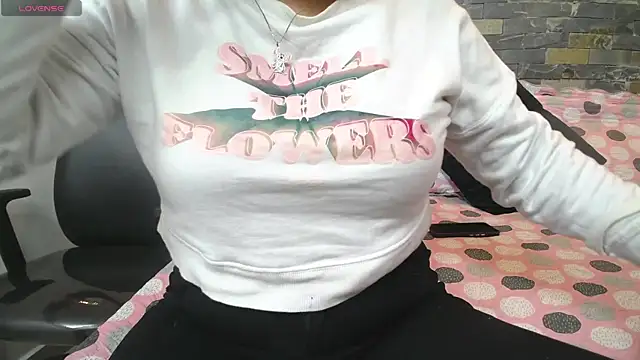 Snapshot of dayadubey_ chatting on September 26, 2025, 10:00 am dayadubey online show from September 26, 2025, 10:00 am