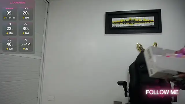 Snapshot of dayadubey_ chatting on March 4, 2025, 10:13 am dayadubey online show from March 4, 2025, 10:13 am