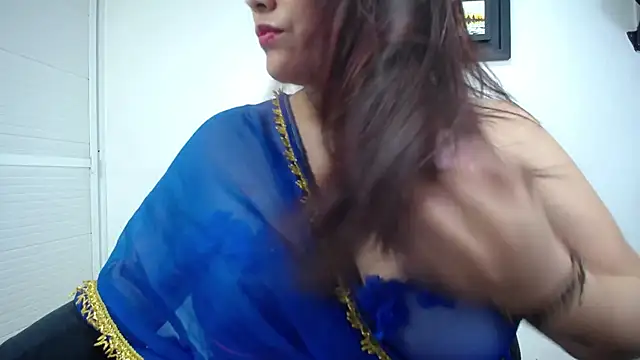Snapshot of dayadubey_ chatting on March 5, 2025, 1:17 pm dayadubey online show from March 5, 2025, 1:17 pm