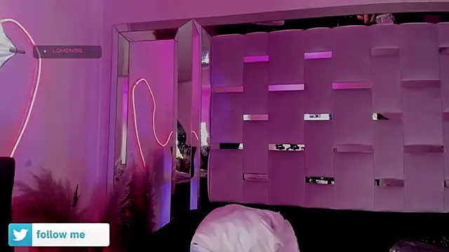 Sara Foxx1 online show from June 5, 2026, 7:08 pm