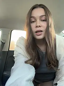 nicole111 online show from February 12, 2025, 11:18 am