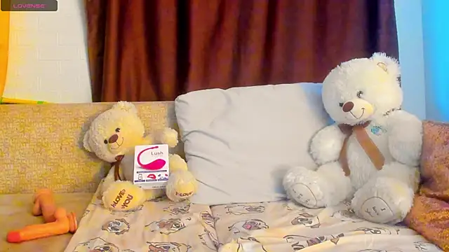 Leila purr18 online show from October 8, 2025, 8:16 am